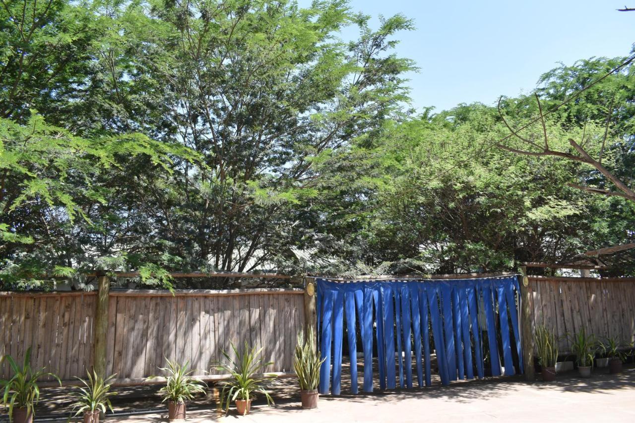 Rainbow Executive Lodge Boma la Ngombe Exterior foto