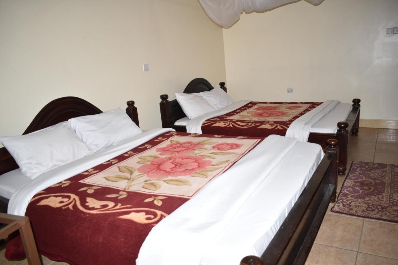 Rainbow Executive Lodge Boma la Ngombe Exterior foto