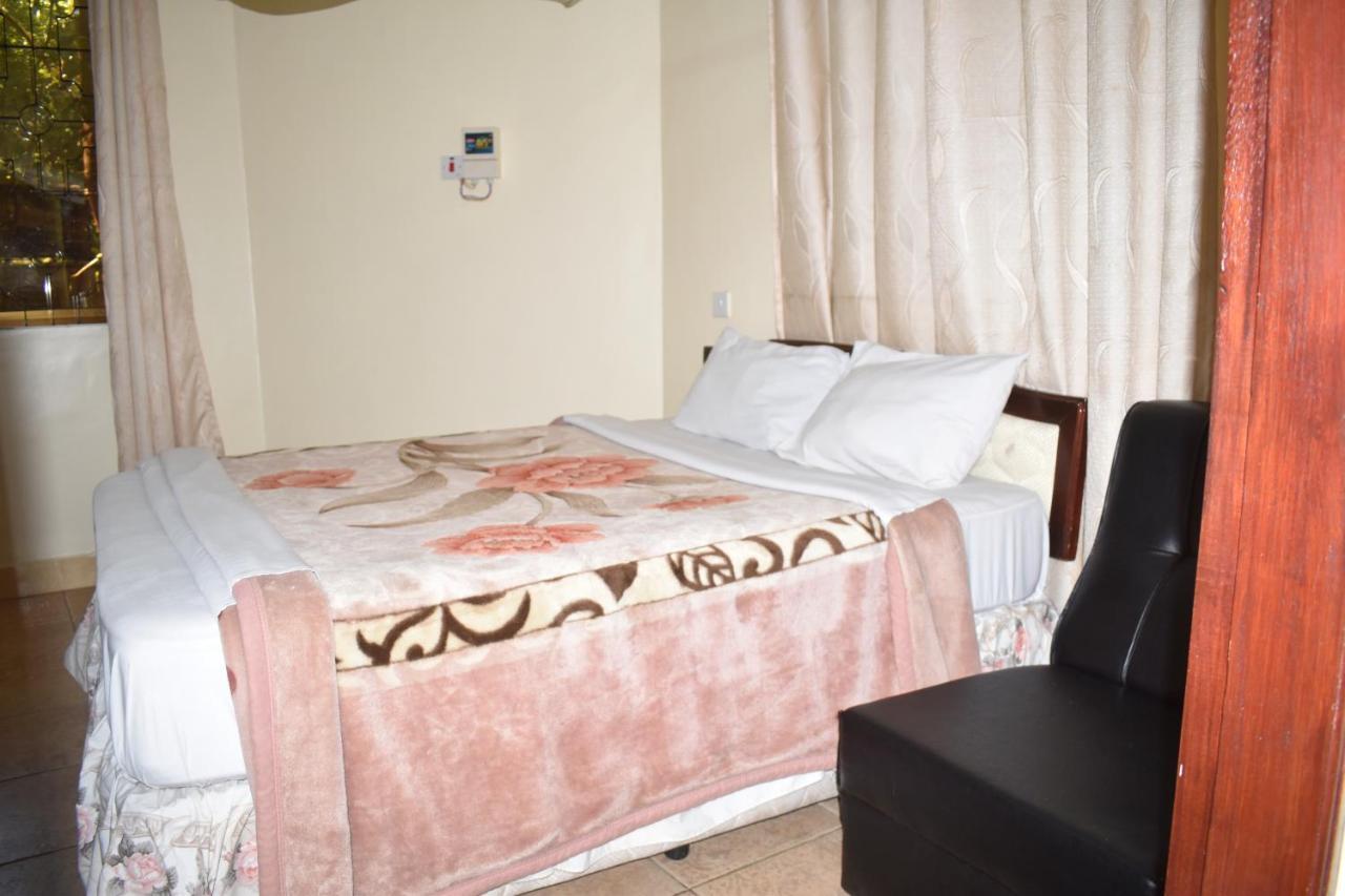 Rainbow Executive Lodge Boma la Ngombe Exterior foto