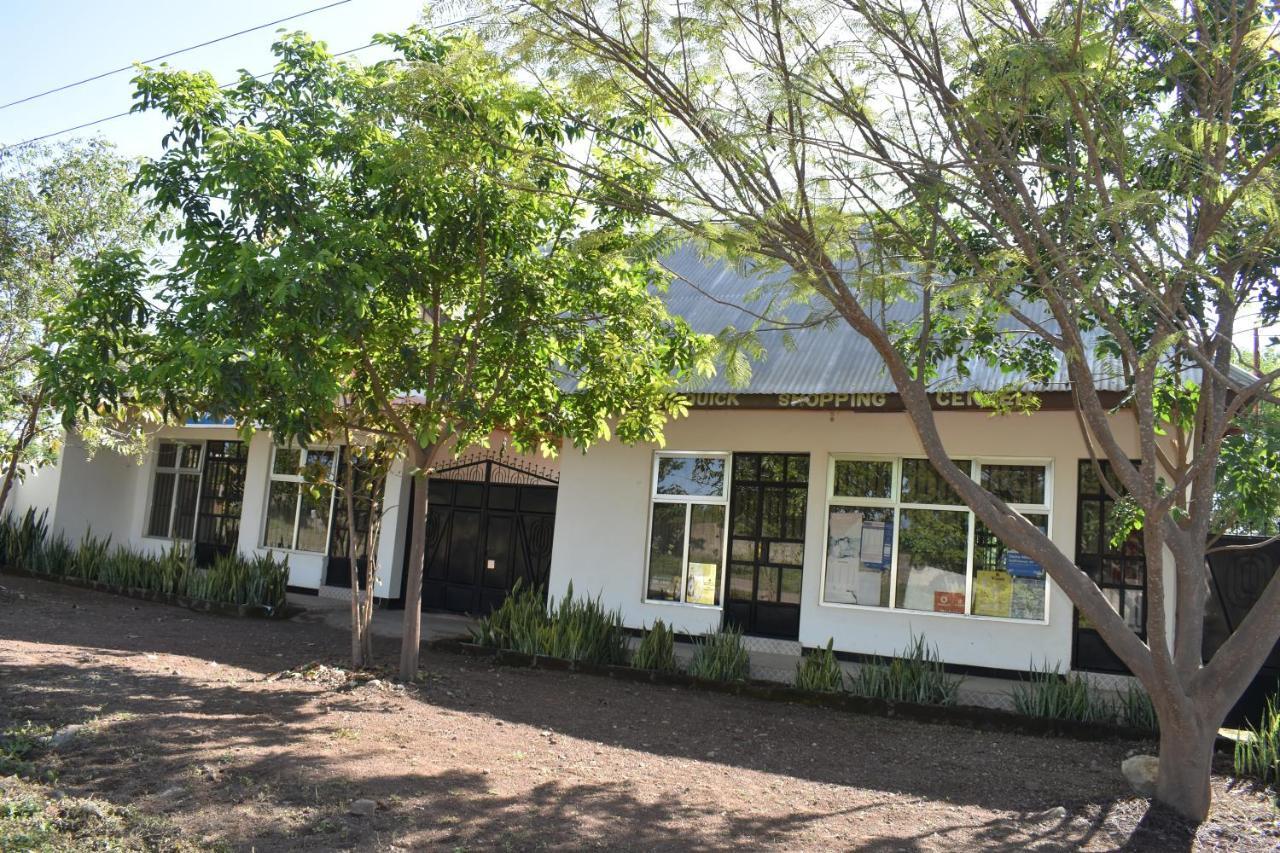 Rainbow Executive Lodge Boma la Ngombe Exterior foto