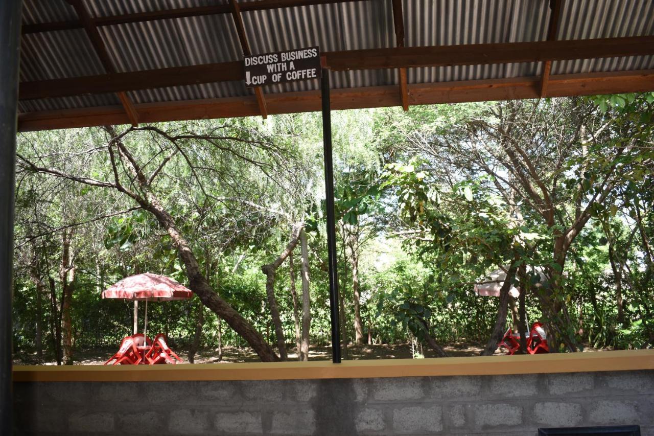 Rainbow Executive Lodge Boma la Ngombe Exterior foto