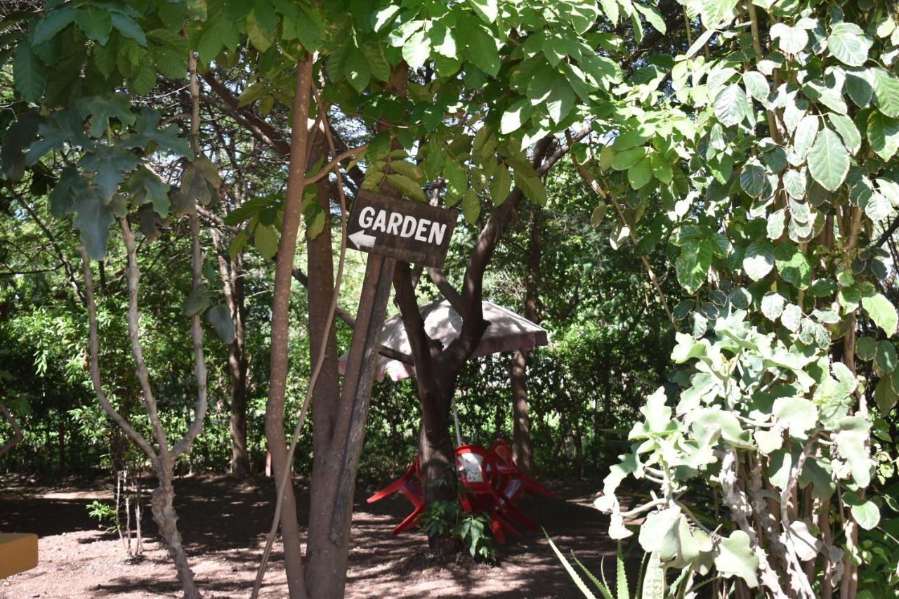 Rainbow Executive Lodge Boma la Ngombe Exterior foto